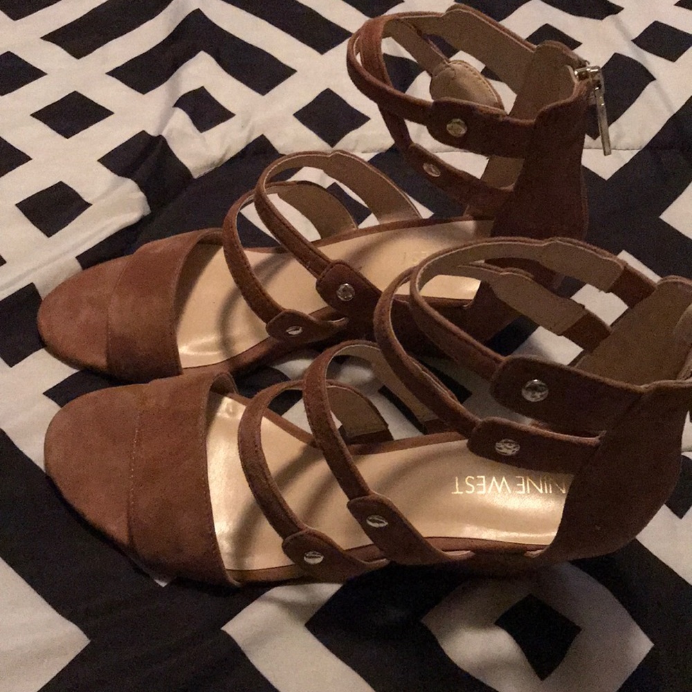 NINE WEST